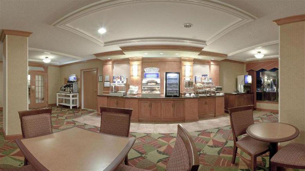 森林智选假日套房酒店 佛瑞斯特 外观 照片